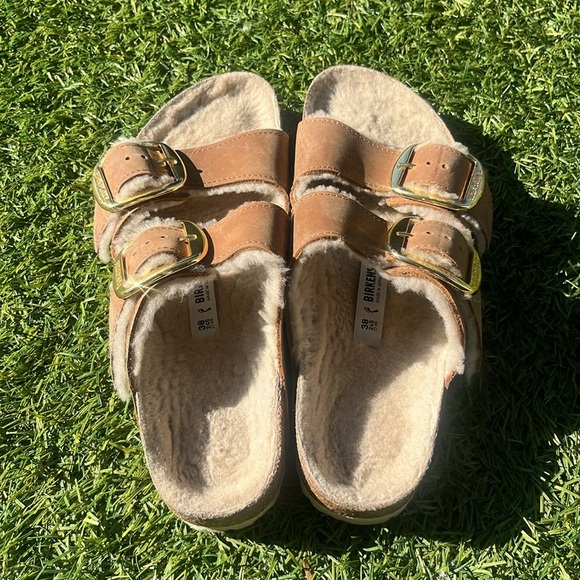LIKE NEW BIRKENSTOCK BIG BUCKLE Fur Lined! - Picture 8 of 12